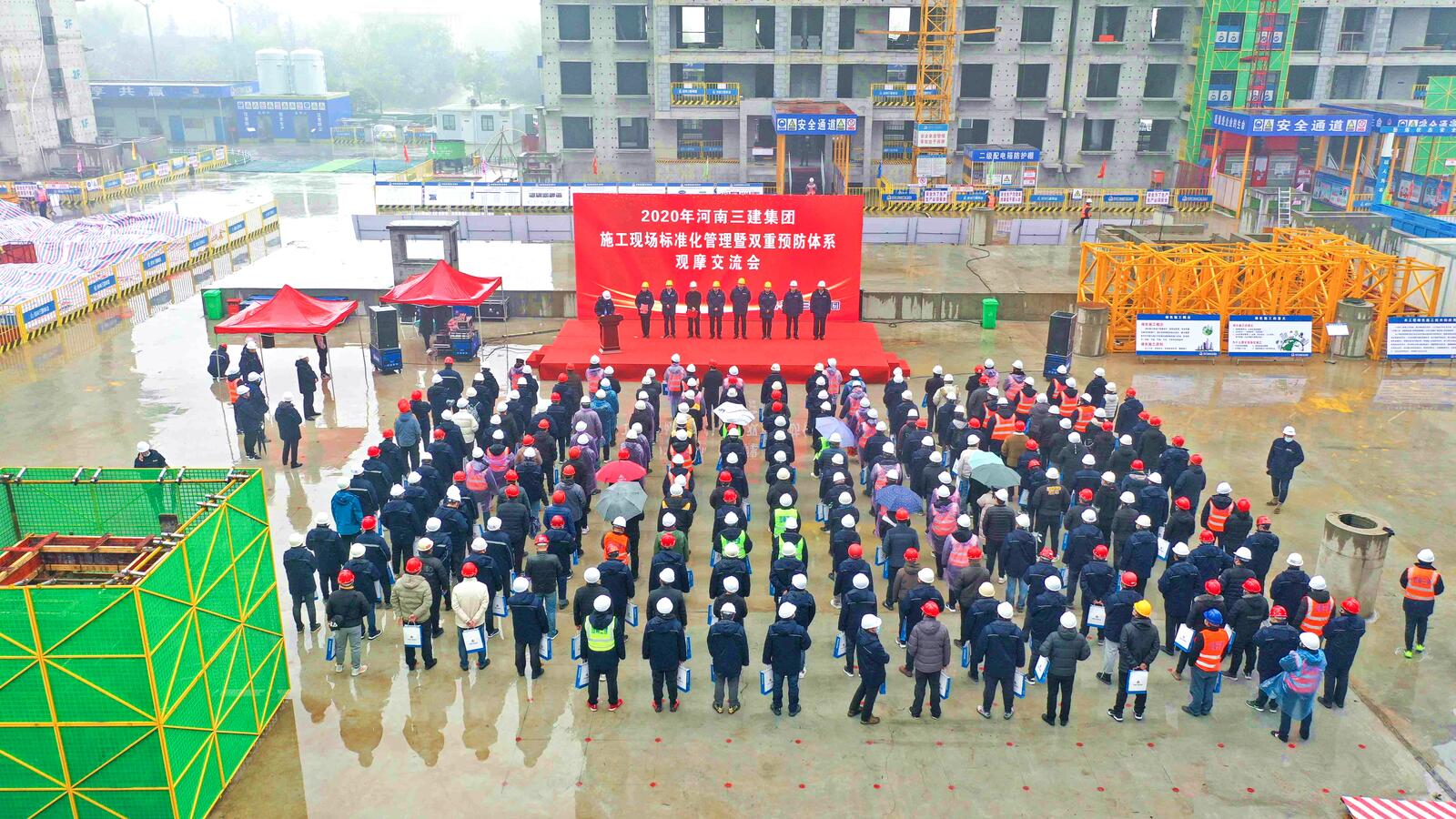 集團(tuán)公司在凌波苑高層住宅項(xiàng)目舉辦施工現(xiàn)場(chǎng)標(biāo)準(zhǔn)化管理暨雙重預(yù)防體系觀摩會(huì)！