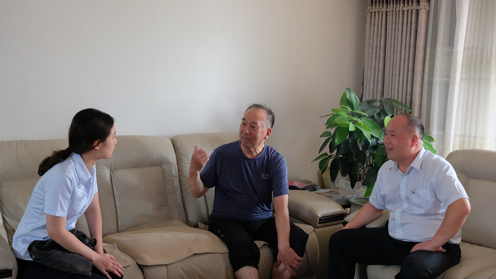 集團公司走訪慰問部隊轉業(yè)老干部！